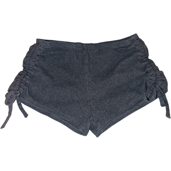 Tie shorts - Picture 1 of 2